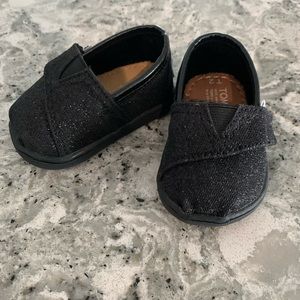 NEW Toms infant shoes